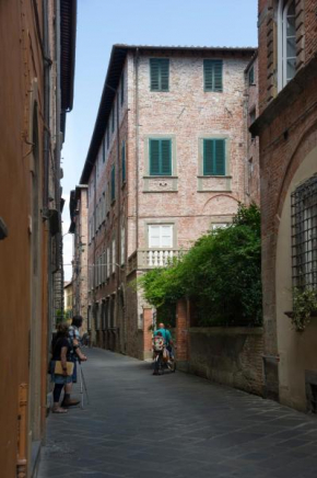 Le Antiche Scale Lucca